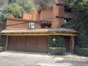 Casa en Venta en Lomas de Tecamachalco Sección Bosques I y II Huixquilucan