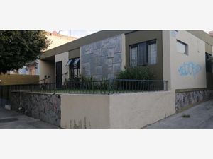 Casa en renta en AV. de los Maestros 647, Alcalde Barranquitas,  Guadalajara, Jalisco, 44270.