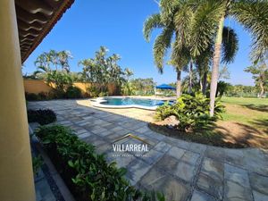 CASA EN VENTA EN  RESIDENCIAL CAMPO DE GOLF IXTAPA