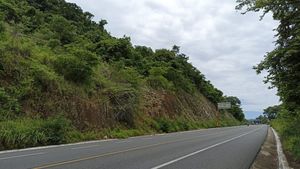 Terreno cerca del Mirador de Ixtapa