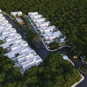 Casa dentro de nueva privada residencial