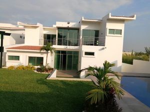 Casa en Venta en Lomas de Cocoyoc Atlatlahucan