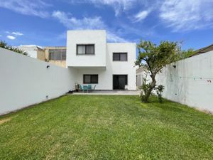 Casa en renta en Las Rosas, Gómez Palacio, Durango, 35000.