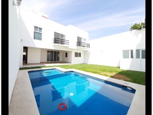 Casa en Venta en Burgos Temixco