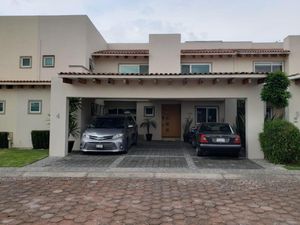 Casa en Venta en Llano Grande (El Salitre) Metepec