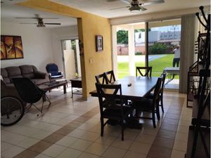 Casa en Venta en Burgos Bugambilias Temixco