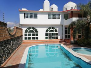 Casa en Venta en Burgos Bugambilias Temixco