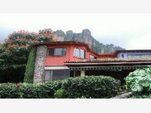 Casa en Venta en Santo Domingo Tepoztlán