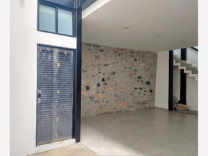 Casa en Venta en Lomas del Marmol Puebla