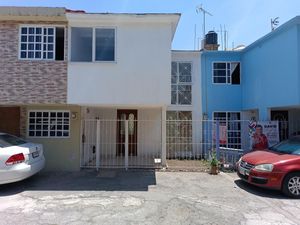 Casa en Venta en Villa de las Flores 1a Sección (Unidad Coacalco) Coacalco de Berriozábal