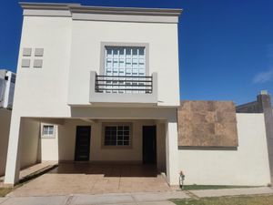 Casa en renta en Ampliación Senderos, Torreón, Coahuila de Zaragoza, 27018.