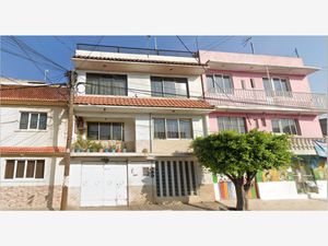 Casa en Venta en Las Aguilas Nezahualcóyotl