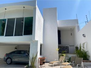 Casa en Venta en Club de Golf Cuernavaca