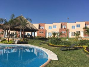 Casa en Venta en Colinas de Santa Fe Xochitepec