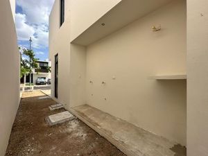 Casa en venta de 3 habitaciones en Leandro Valle Zona Norte MERIDA YUCATAN