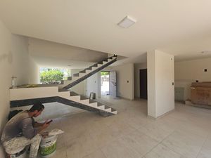 LINDA CASA RECIÈN REMODELADA EN VENTA. LOMAS DEL COUNTRY GDL.