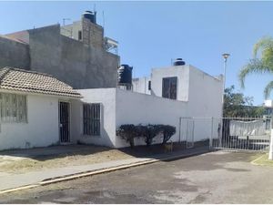 Casa en venta en Circuito de los chabacanos 1 78, Los Ciruelos, Tlajomulco  de Zúñiga, Jalisco.