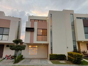 Casa en Venta en Las Grullas Tlajomulco de Zúñiga