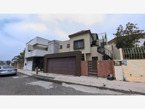 Casa en Venta en Hacienda Agua Caliente Tijuana