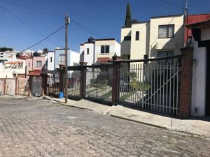 Casa en Venta en Lomas del Marmol Puebla