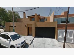 Casa en Venta en Lomas de Tecamachalco Naucalpan de Juárez