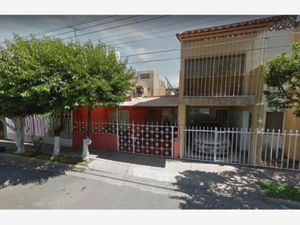 Casa en venta en JARDINES DE VERSALLES 3533, La Florida, Guadalajara,  Jalisco, 44790.