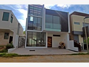 Casa en Venta en Valle Imperial Zapopan