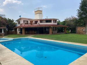 Casa en Venta en Santo Domingo Tepoztlán