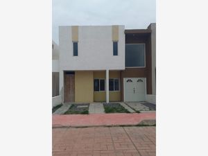 Casa en Venta en Santa Lilia Residencial Victoria