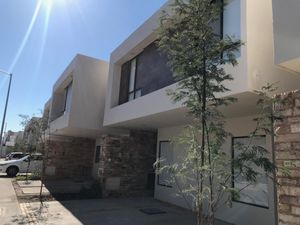 Casa en Renta en Cumbres del Lago Querétaro