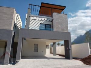 Casa en Venta en Porto Cumbres García