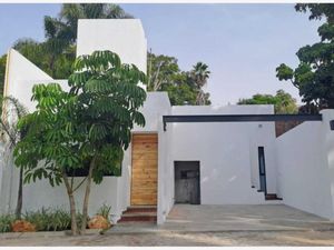 Casa en Venta en Lomas de la Selva Cuernavaca