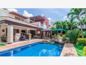 Casa en Venta en Jardines de Ahuatepec Cuernavaca