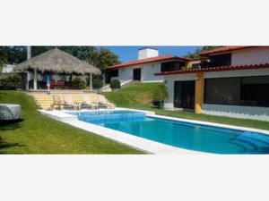 Casa en Venta en Club de Golf Santa Fe Xochitepec