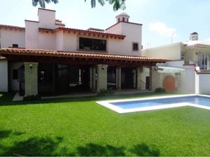 Casa en Venta en Palmira Tinguindin Cuernavaca