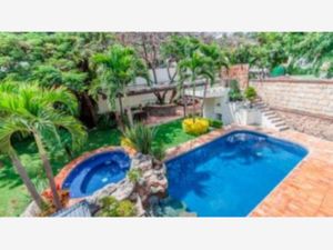 Casa en Venta en Jardines de Ahuatepec Cuernavaca