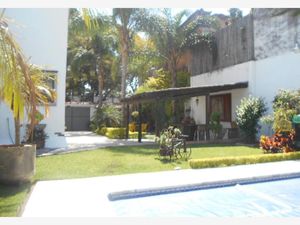 Casa en Venta en Palmira Tinguindin Cuernavaca