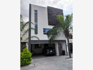 Casa en Venta en Puerta de Hierro Monterrey