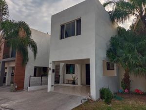 Casa en Venta en Colinas del Huajuco Monterrey