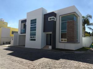 Casa en Venta en Santa Maria Zacatepec Juan C. Bonilla