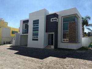 Casa en Venta en Santa Maria Zacatepec Juan C. Bonilla