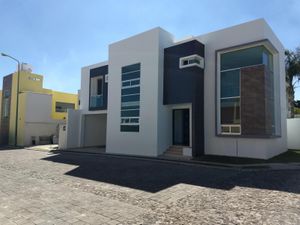 Casa en Venta en Santa Maria Zacatepec Juan C. Bonilla