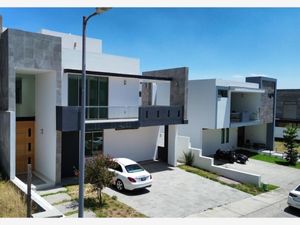 Casa en Venta en Valle Imperial Zapopan