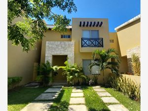 Casa en Venta en Residencial La Escondida Solidaridad