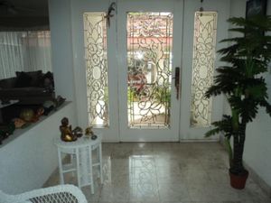 Casa en Renta en Framboyanes Centro