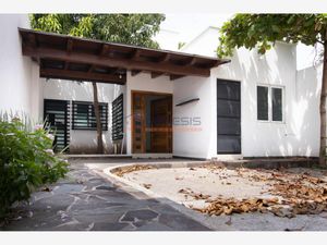 Casa en Venta en Arboledas Colima