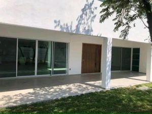 Casa en Venta en Burgos Bugambilias Temixco