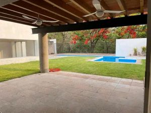 Casa en Venta en Colinas de Santa Fe Xochitepec