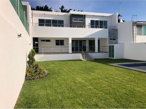 Casa en Venta en Burgos Bugambilias Temixco