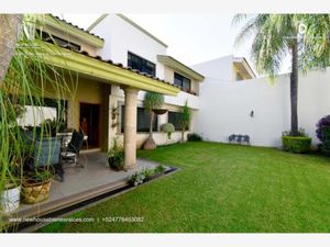 Casa en Venta en Jardines del Campestre León